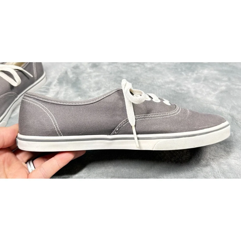 Vans title authentic